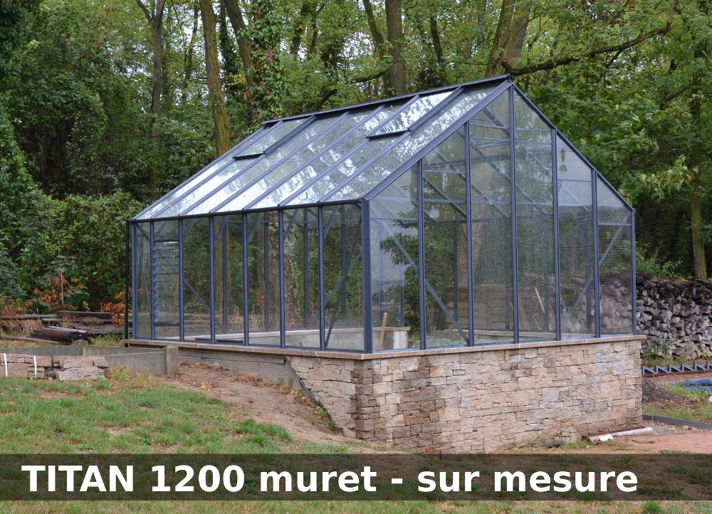 serre fabriquée sur mesure - verre sur muret