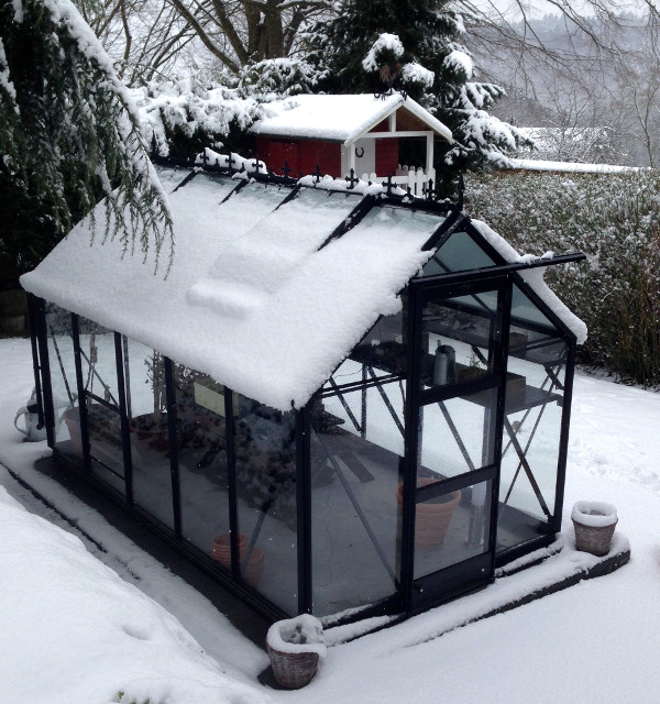 serre sous la neige - serre pour la montagne